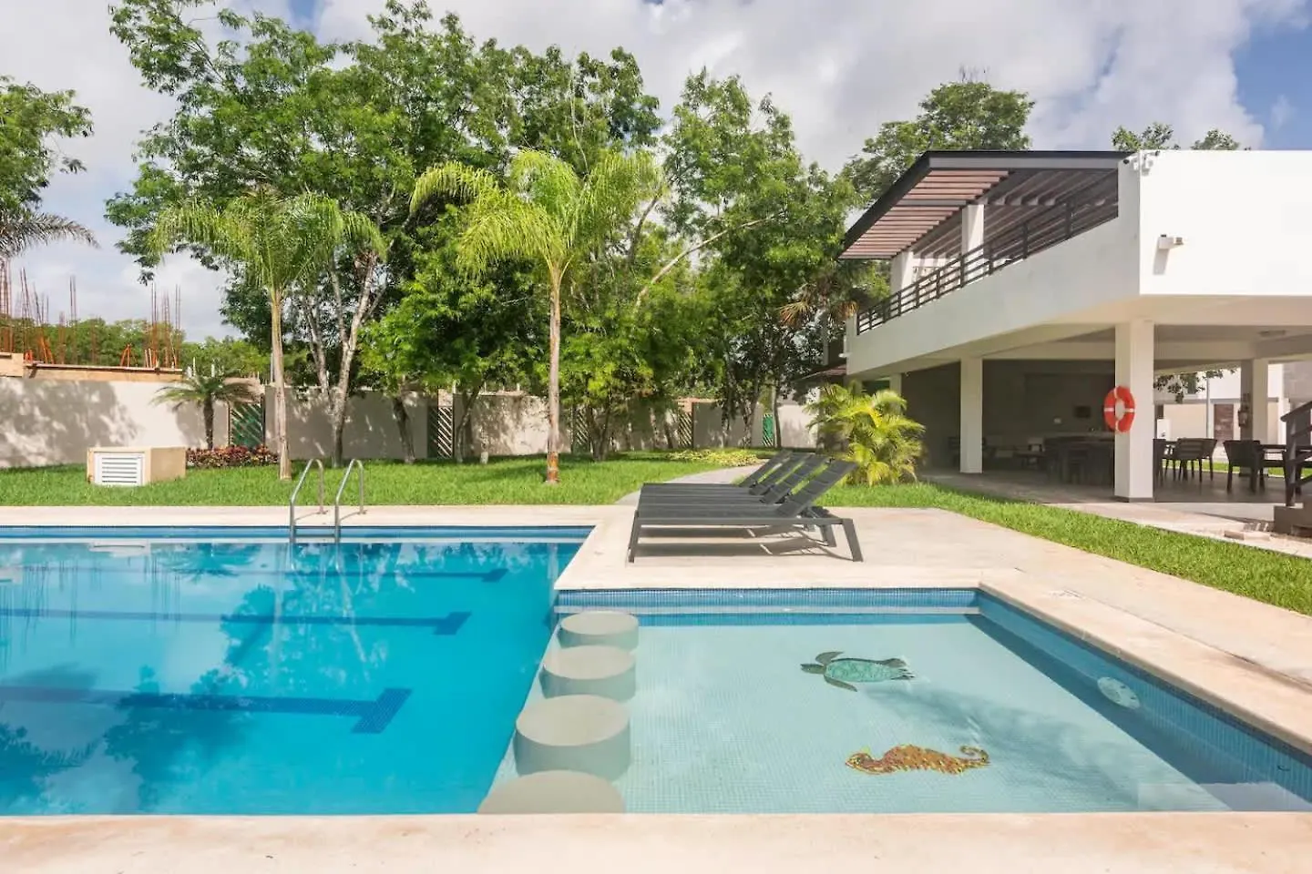 Perfect Resort Style House Playa del Carmen
